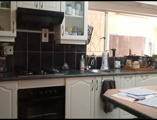 3 BEDROOM HOUSE FOR SALE IN GREENHILLS